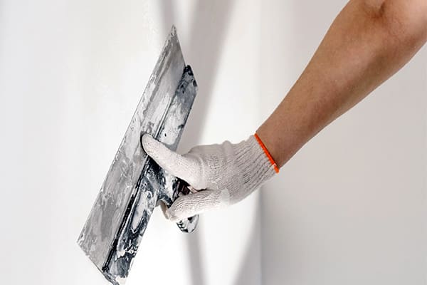 Лучшие шпатлевки для внутренних работ: руководство по выбору